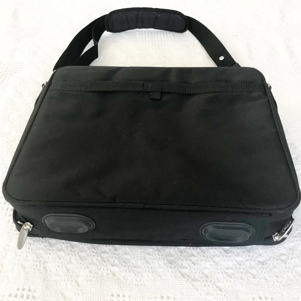 Targus 15.6” Traditional Notepac Padded Laptop Case Adjustable Carrying Strap ⬛️